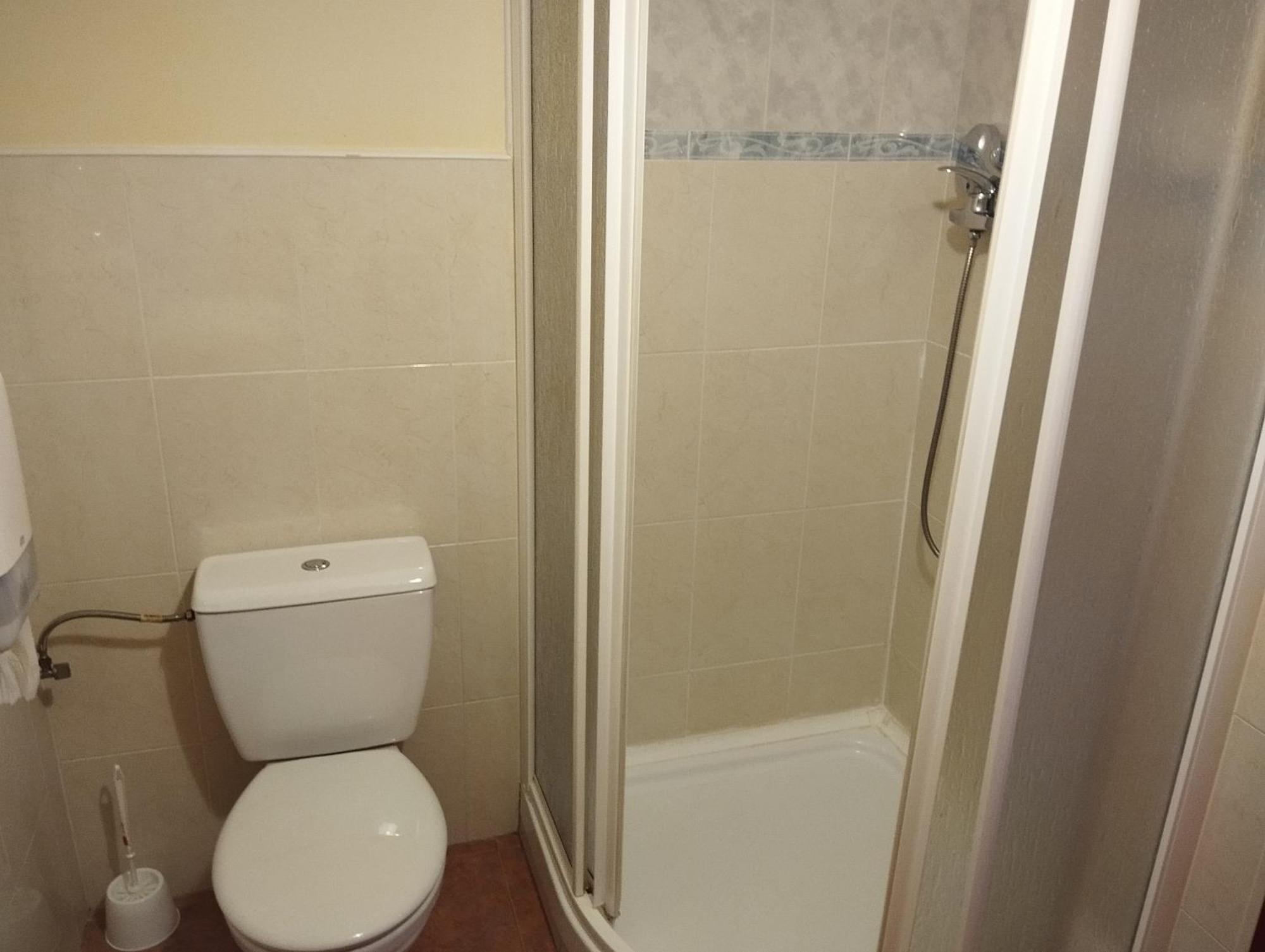 Hostal Bordillas Pomaluengo Bagian luar foto