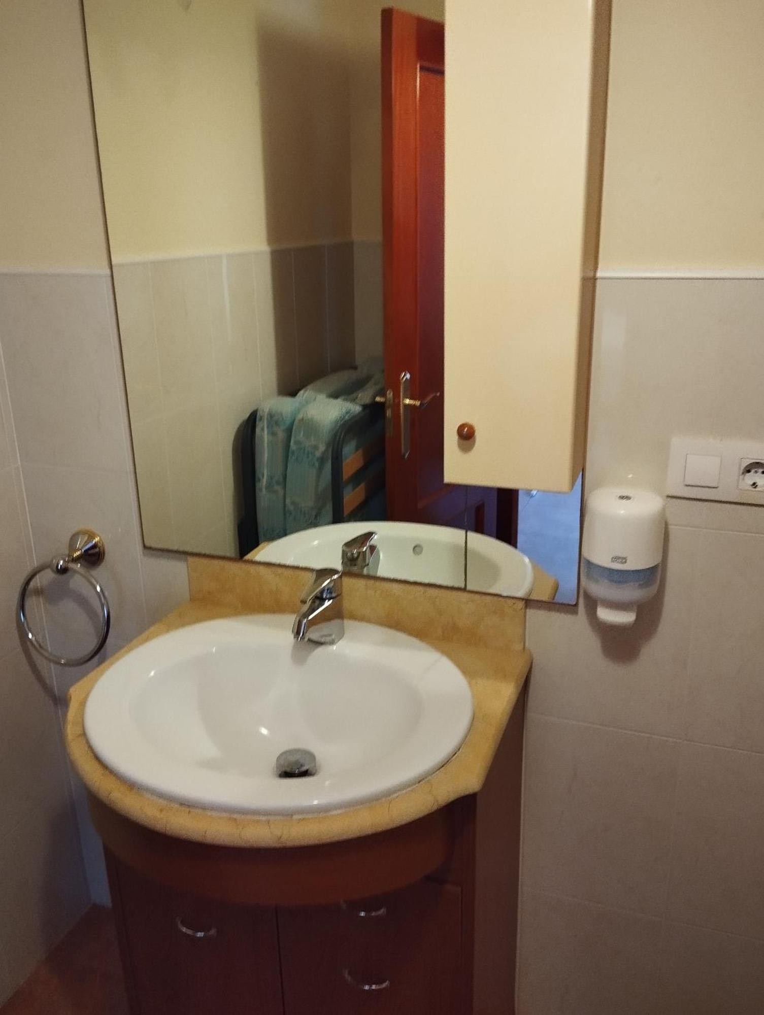 Hostal Bordillas Pomaluengo Bagian luar foto