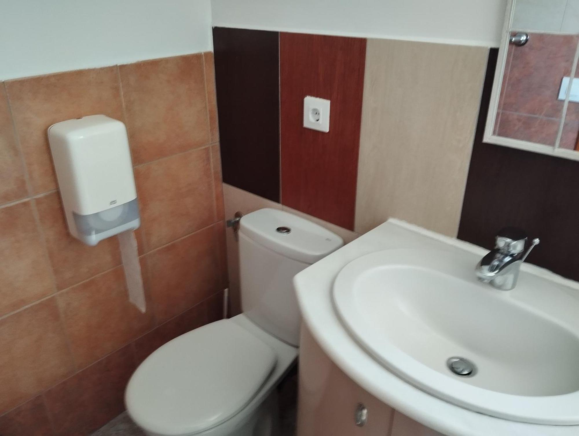 Hostal Bordillas Pomaluengo Bagian luar foto