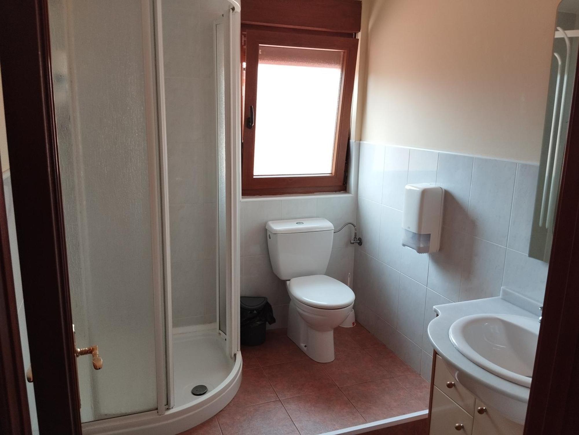 Hostal Bordillas Pomaluengo Bagian luar foto