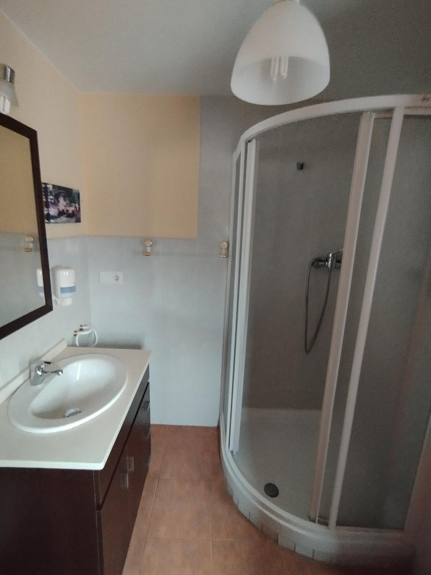 Hostal Bordillas Pomaluengo Bagian luar foto
